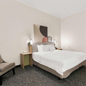 King Room Roll Shower Mobility Hearing Access